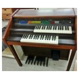 DEBUT MAGIC SONIC CHORDS LOWREY ORGAN