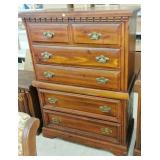 WOOD CHEST OF DRAWERS