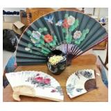 GINGER JAR W/ 3 DECORATIVE FANS