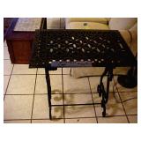 C I SEWING MACHINE BASE WITH GRATING TOP