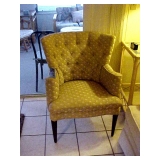 TUFTED UPHOLSTERED ARM CHAIR
