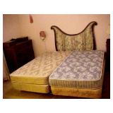 KINGSIZE BED W UPHOLSTERED HEADBOARD