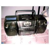 BOOM BOX AM/FM/CASSETTE/CD PLAYER