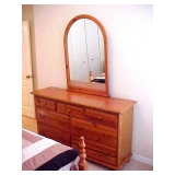 DRESSER W RADIUS MIRROR