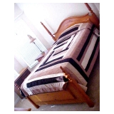 POSTER BED
