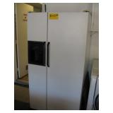 Hotpoint side by side refrigerator w/Ice and H2O dispenser $400