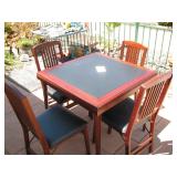 Nice table w/4 folding chairs $50