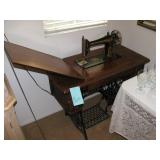 Singer Sewing Machine w/console $125