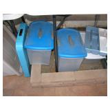 Storage containers 