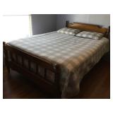 Queen Bed w/Headboard, Footboard, & Frame