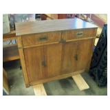 Saginaw extend-a-table, Extends to 9 feet long