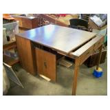 Saginaw extend-a-table, Extends to 9 feet long