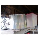 LARGE STOCK POT. 1 OF SEVERAL