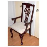 ELEGANT ARMCHAIR. ONLY 1