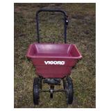 Nice Vigoro Broadcast Spreader