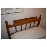 ALL WOOD CONSTRUCTION OF HEAD AND FOOT BOARDS