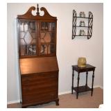 SLANTFRON SECRETARY WITH BOOKCASE TOP. VINTAGE TABLE WITH DRAWER ON RIGHT.
