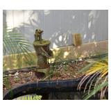SMALL STATUARY FOR LAWN OR GARDEN