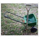 SCOTTS SPREADER; SHORT PITCHFORK