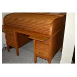 BEAUTIFUL OAK ROLL-TOP DESK w/CONTRACT SIGNING PULL-OUTS