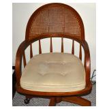 THE CUSHION SEAT IN THE CHAIR