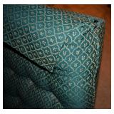 CLOSEUP OF THE FABRIC PATTERN