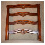 CLOSEUP OF SIDE CHAIR BACKREST