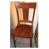 SET OF 4 OF THESE NICE OAK CHAIRS