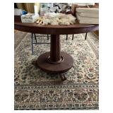 ROUND DINING TABLE