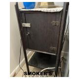 SMOKERS STAND