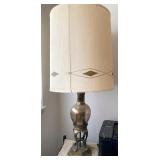 NICE VINTAGE LAMP. CLOSEUP