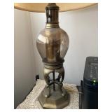 NICE VINTAGE LAMP. CLOSEUP
