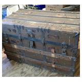 ANTIQUE STEAMER TRUNK