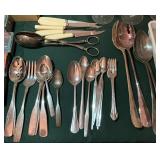 MORE FLATWARE: SELLING CHOICE