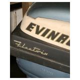CLOSEUP OF THE EVINRUDE FLEETWIN 1950