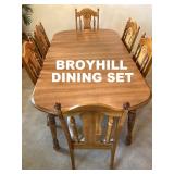 BROYHILL SOLID WOOD DINING TABLE & 6 CHAIRS