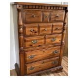 BEAUTIFUL WOODEN CHEST OF DRAWERS