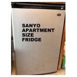 APT SIZE FRIDGE by SANYO