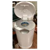 SANITARY DIRTY DIAPER KEEPER