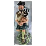 HIGH QUALITY PORCELAIN FIGURINE