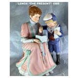HIGH QUALITY PORCELAIN FIGURINE