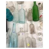 COLLECTIBLE ANTIQUE AND VINTAGE BOTTLES