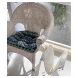 NICE WICKER CHAIR & MAGAZINE CRADLE