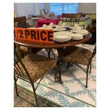 NICE TABLE AND CHAIRS