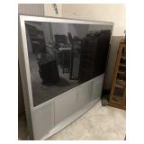 VINTAGE BIG SCREEN TV