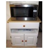 1270 watt Panasonic Microwave. Nice Stand