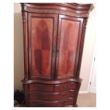 LEXINGTON COLLECTION - ENTERTAINMENT CABINET - TWO PARTS - TOP HAS DOUBLE DOORS, 2 SHELVES 52 X41X22