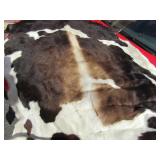Full size cow hide rug in great condition 8ft* 64