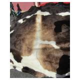 Full size cow hide rug in great condition 8ft* 64