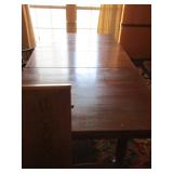 1920s Beautiful dining table well taken care of 31*84*43-- 1 leaf 12"